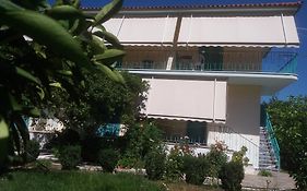 Mouragio Apartments